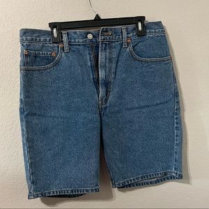 Like New Men’s Levi’s Denim Shorts W36 Inseam 8.5in